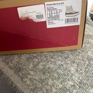 Brand new never worn! Mens 7 womens 9 just too big for me!